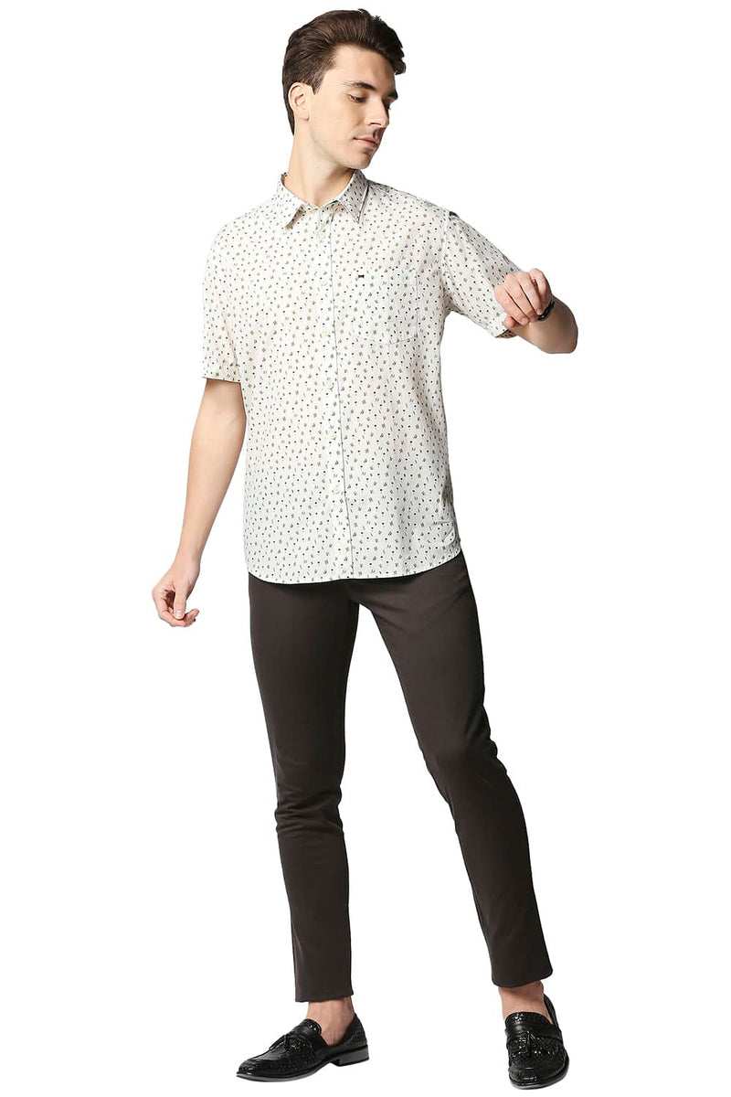 BASICS SLIM FIT POPLIN PRINTED HALFSLEEVES SHIRT