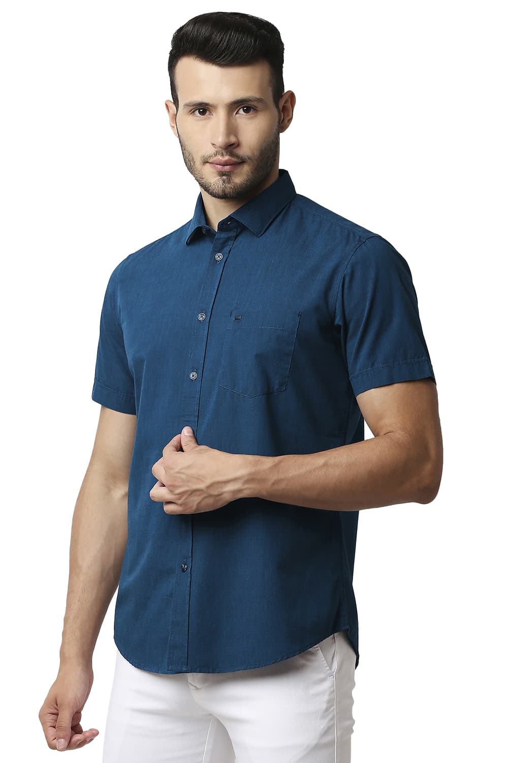 BASICS SLIM FIT FIL-A-FIL HALFSLEEVES SHIRT