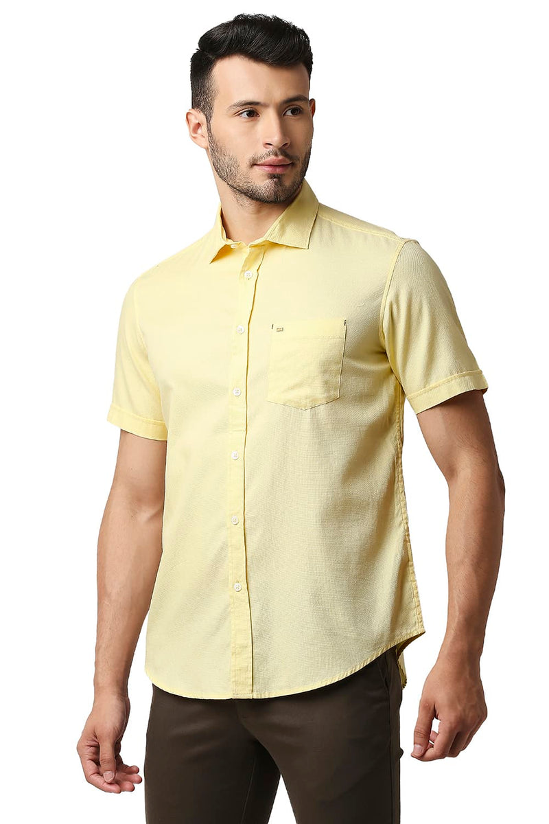 BASICS SLIM FIT DOBBY HALFSLEEVES SHIRT