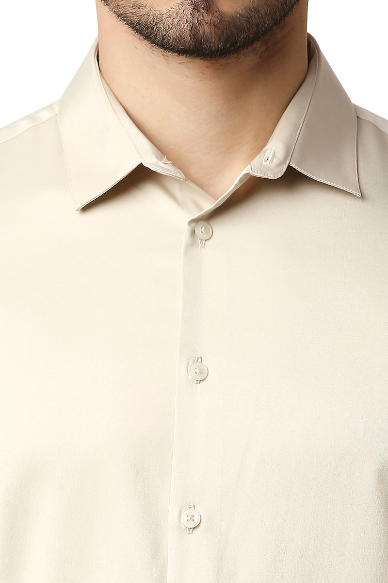 BASICS SLIM FIT POLYESTER STRETCH HALFSLEEVES SHIRT