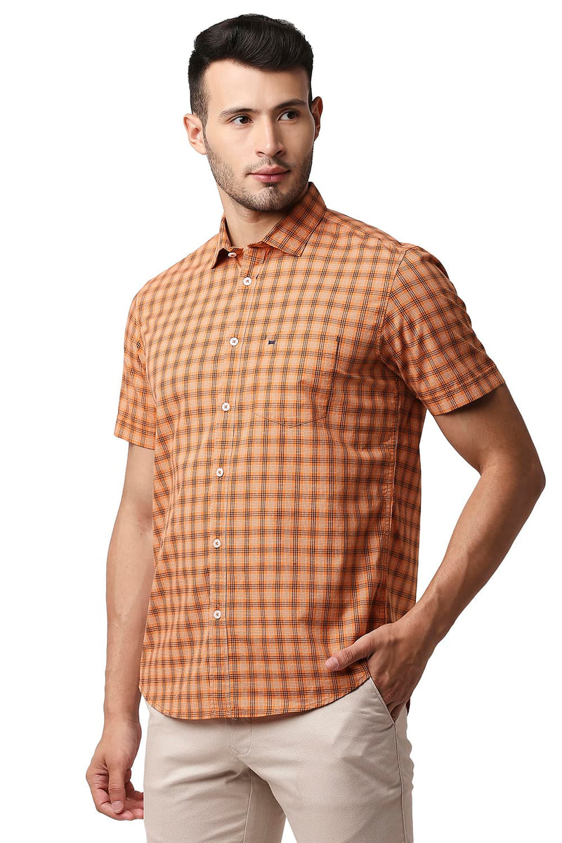 BASICS SLIM FIT COTTON CHECKS HALFSLEEVES SHIRT