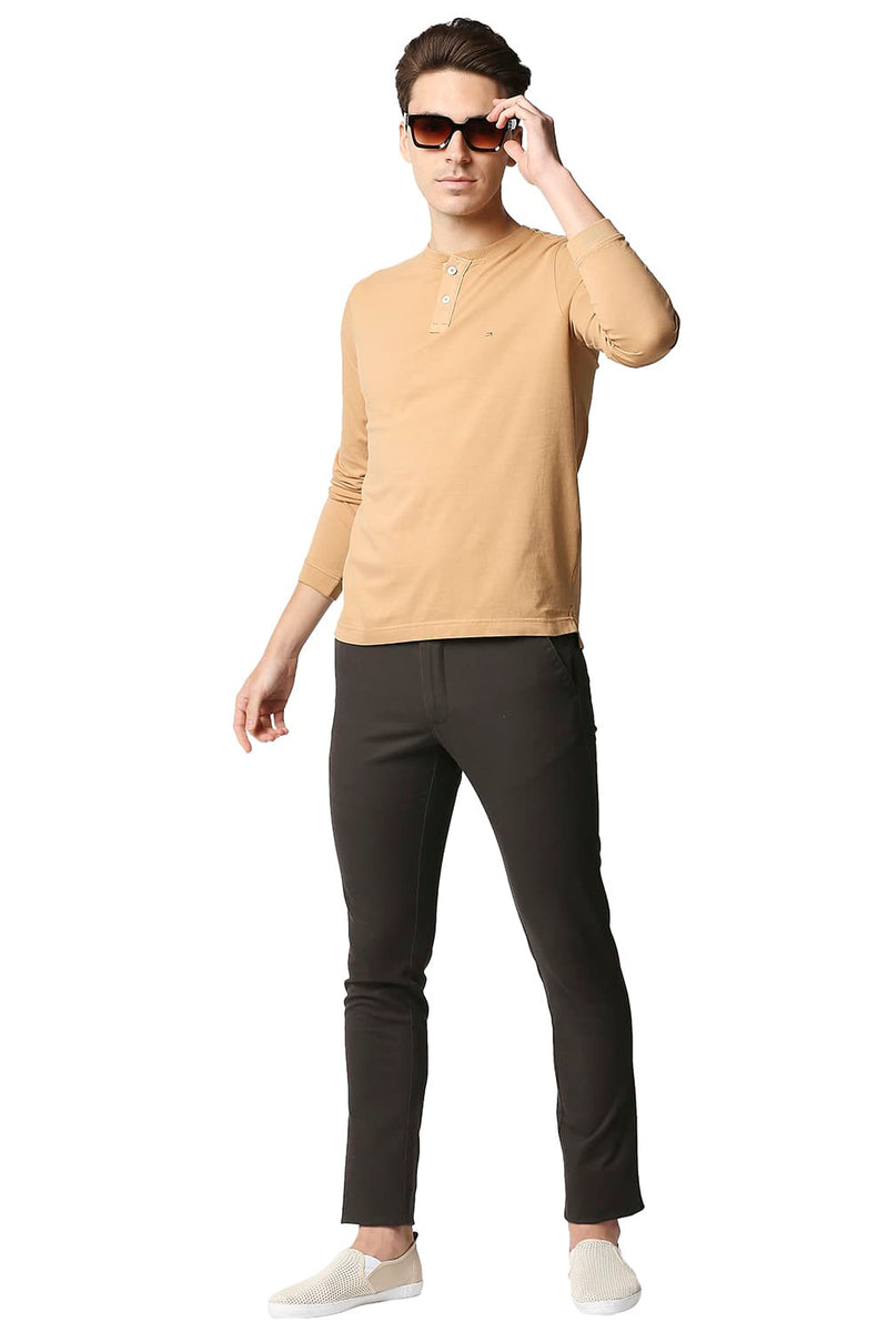 BASICS MUSCLE FIT HENLEY T-SHIRT