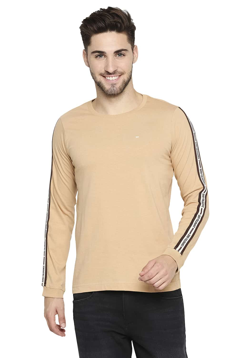 BASICS MUSCLE FIT CREW NECK T-SHIRT