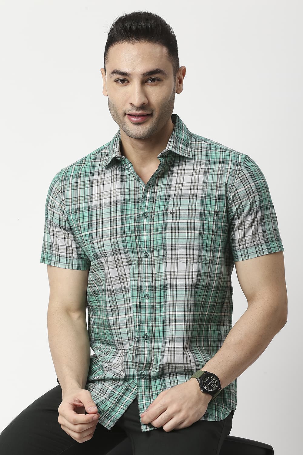 Slim Fit Cotton Checks Halfsleeves Shirt