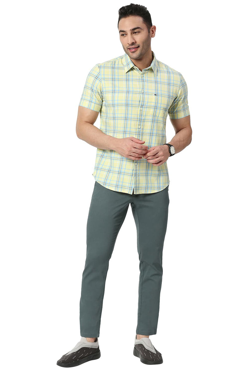 BASICS SLIM FIT COTTON TWILL CHECKS HALFSLEEVES SHIRT