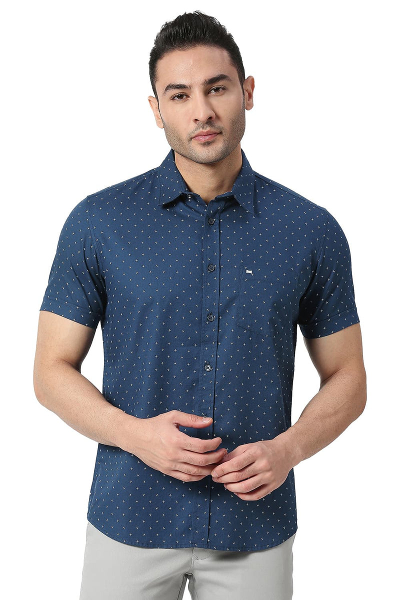 BASICS SLIM FIT COTTON DOBBY PRINTED SHIRT