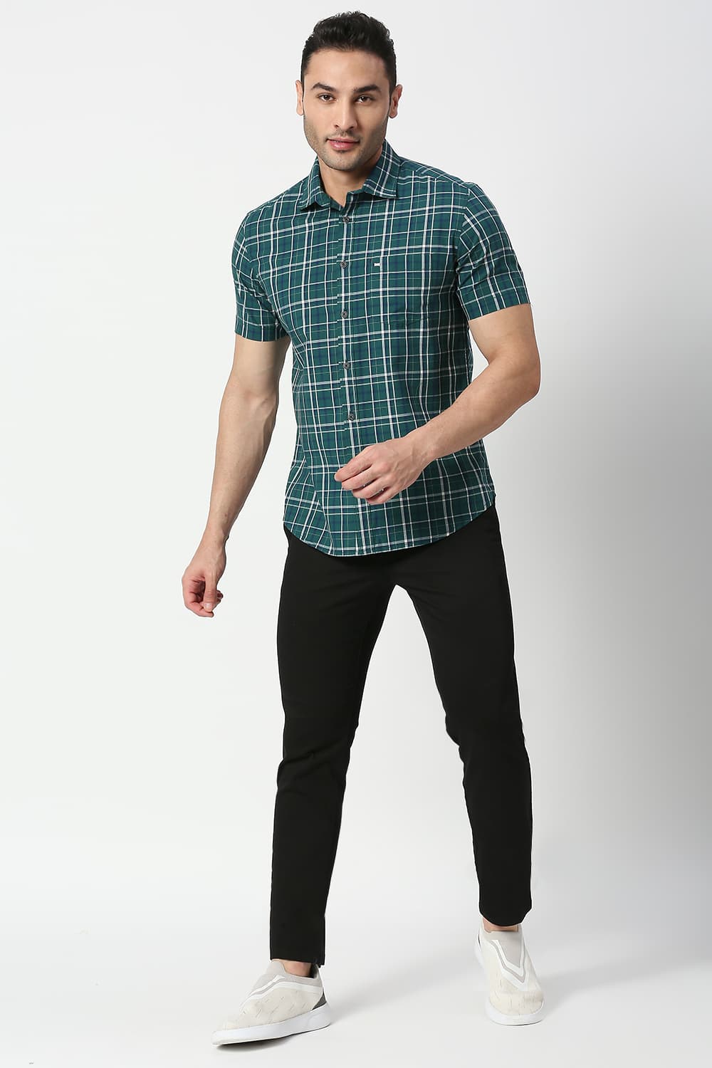 Slim Fit Cotton Checks Halfsleeves Shirt