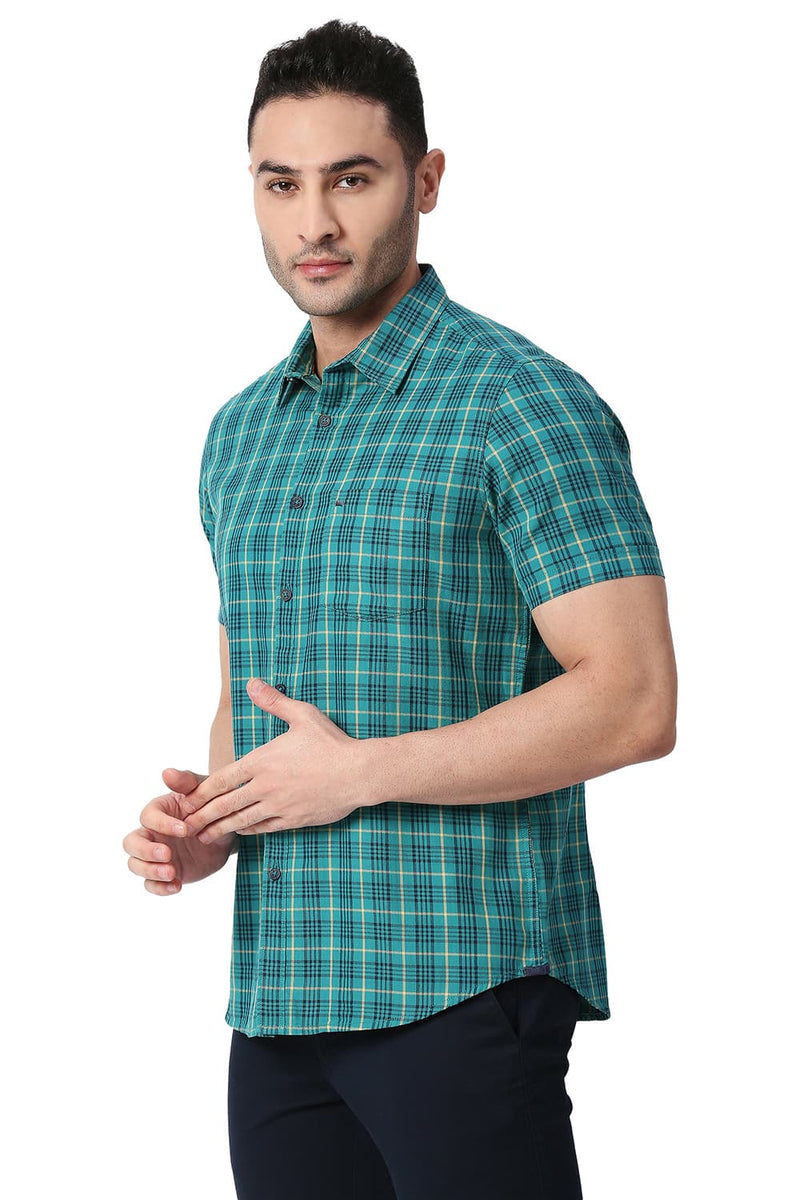 BASICS SLIM FIT COTTON TWILL CHECKS HALFSLEEVES SHIRT