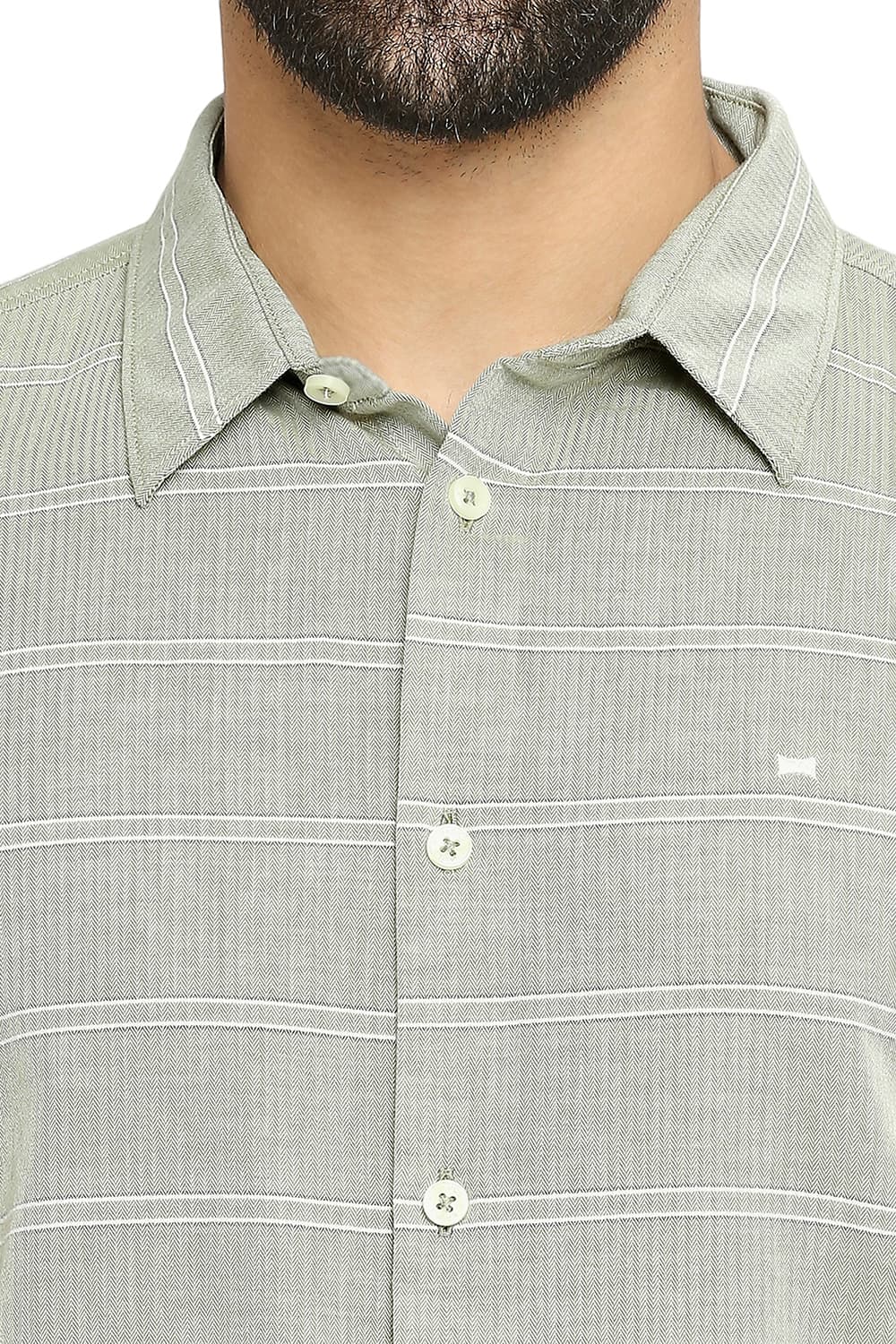 BASICS SLIM FIT COTTON TWILL WEFT STRIPE HALFSLEEVES SHIRT