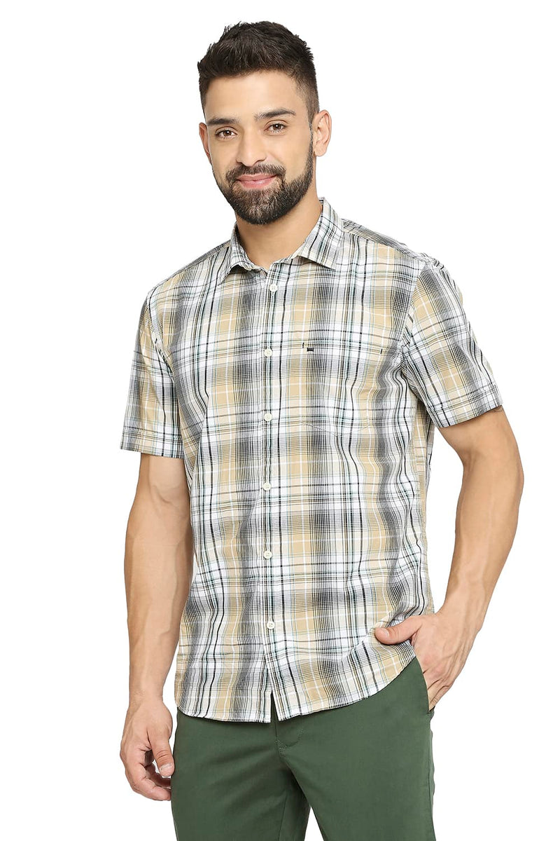 BASICS SLIM FIT COTTON POLYESTER CHECKS HALFSLEEVES SHIRT