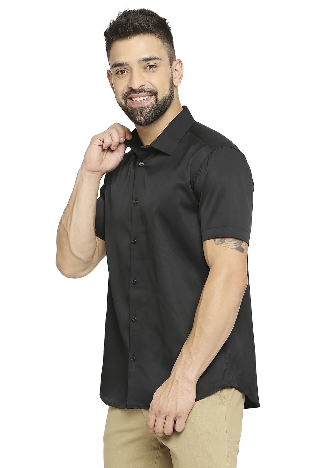 BASICS SLIM FIT POLYESTER STRETCH HALFSLEEVES SHIRT