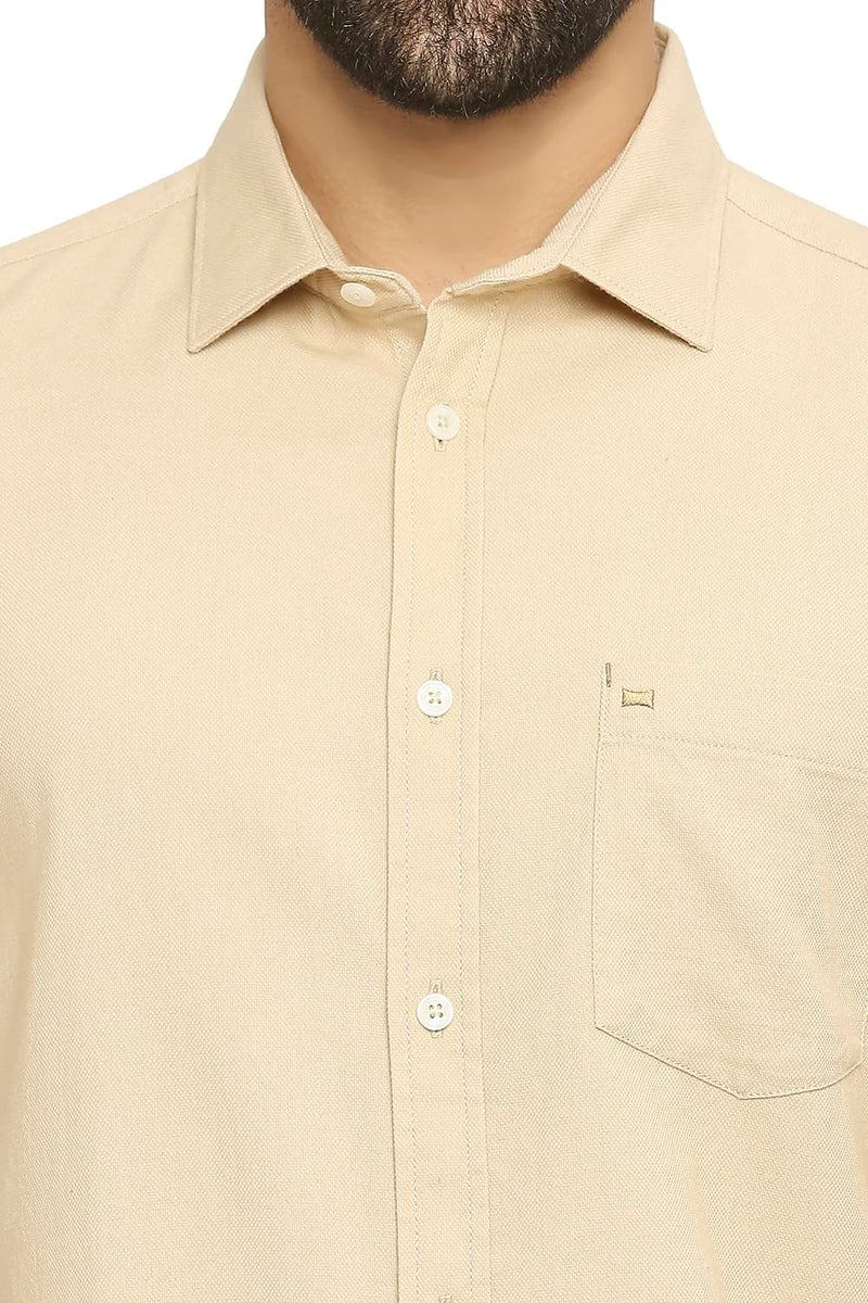 BASICS SLIM FIT COTTON DOBBY HALFSLEEVES SHIRT