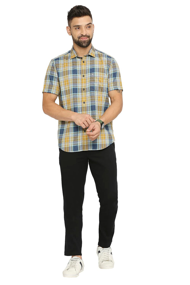 BASICS SLIM FIT COTTON POLYESTER TWILL CHECKS HALFSLEEVES SHIRT