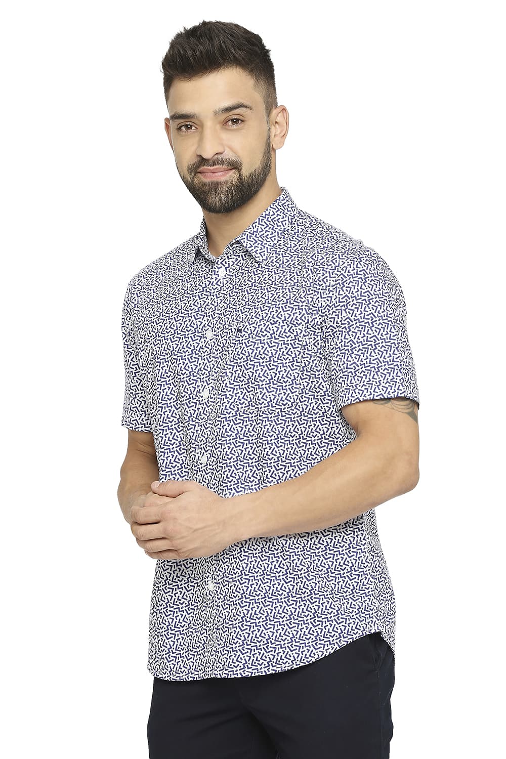 BASICS SLIM FIT COTTON POPLIN PRINTED HALFSLEEVES SHIRT