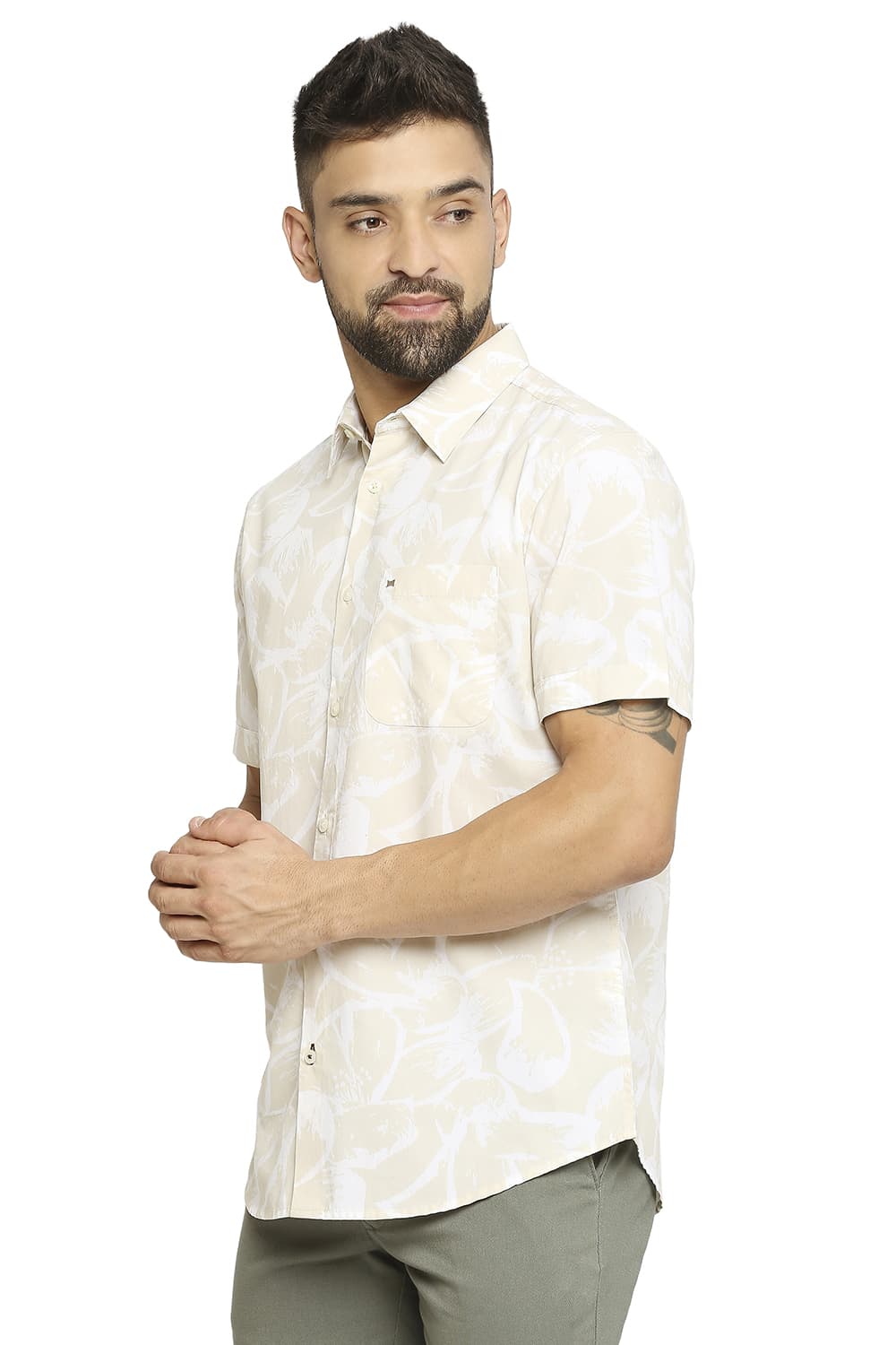 BASICS SLIM FIT COTTON POPLIN PRINTED HALFSLEEVES SHIRT