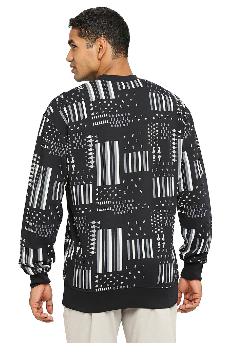 BASICS COMFORT FIT BLACK BEAUTY COTTON NON BRUSHED FLEECE PRINTED PULLOVER SWEATSHIRT