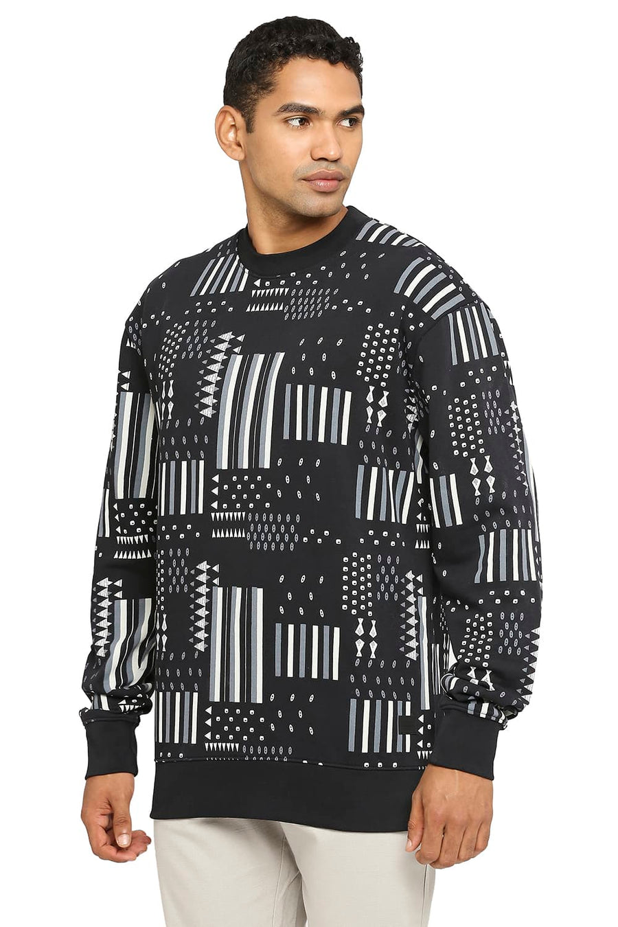 BASICS COMFORT FIT BLACK BEAUTY COTTON NON BRUSHED FLEECE PRINTED PULLOVER SWEATSHIRT
