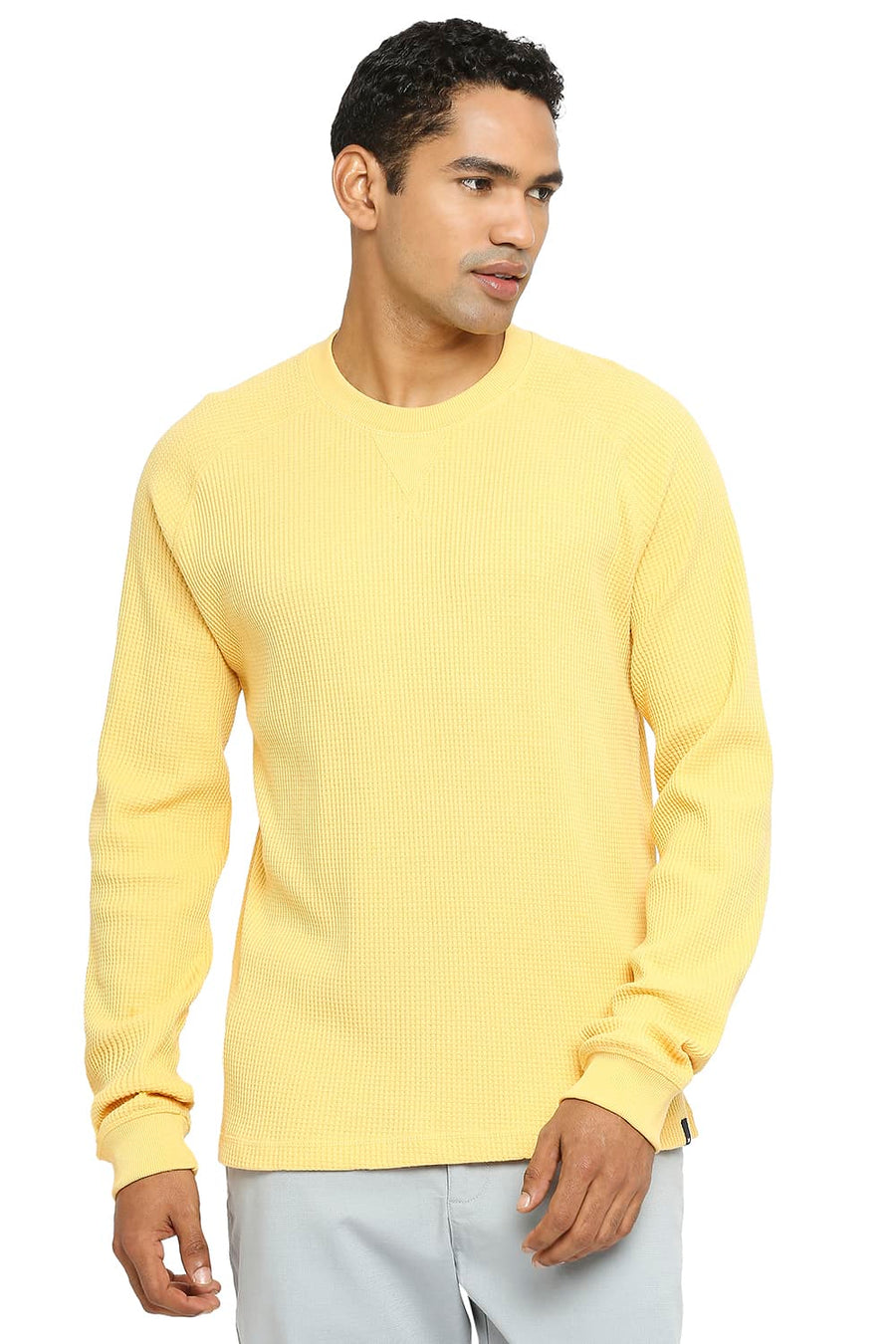 BASICS MUSCLE FIT BANANA CREAM CREW T-SHIRT