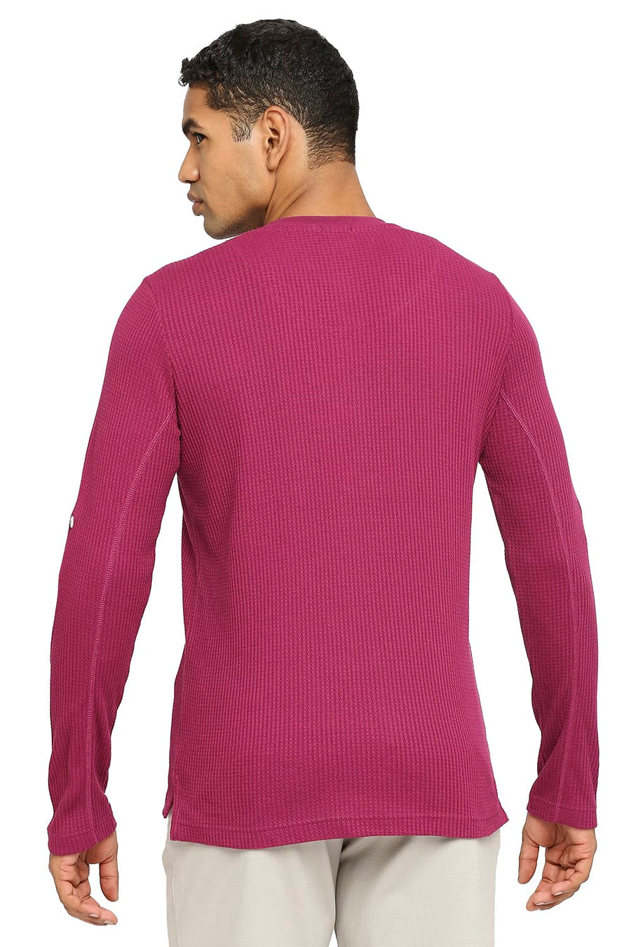 BASICS MUSCLE FIT BOYSENBERRY HENLEY T-SHIRT