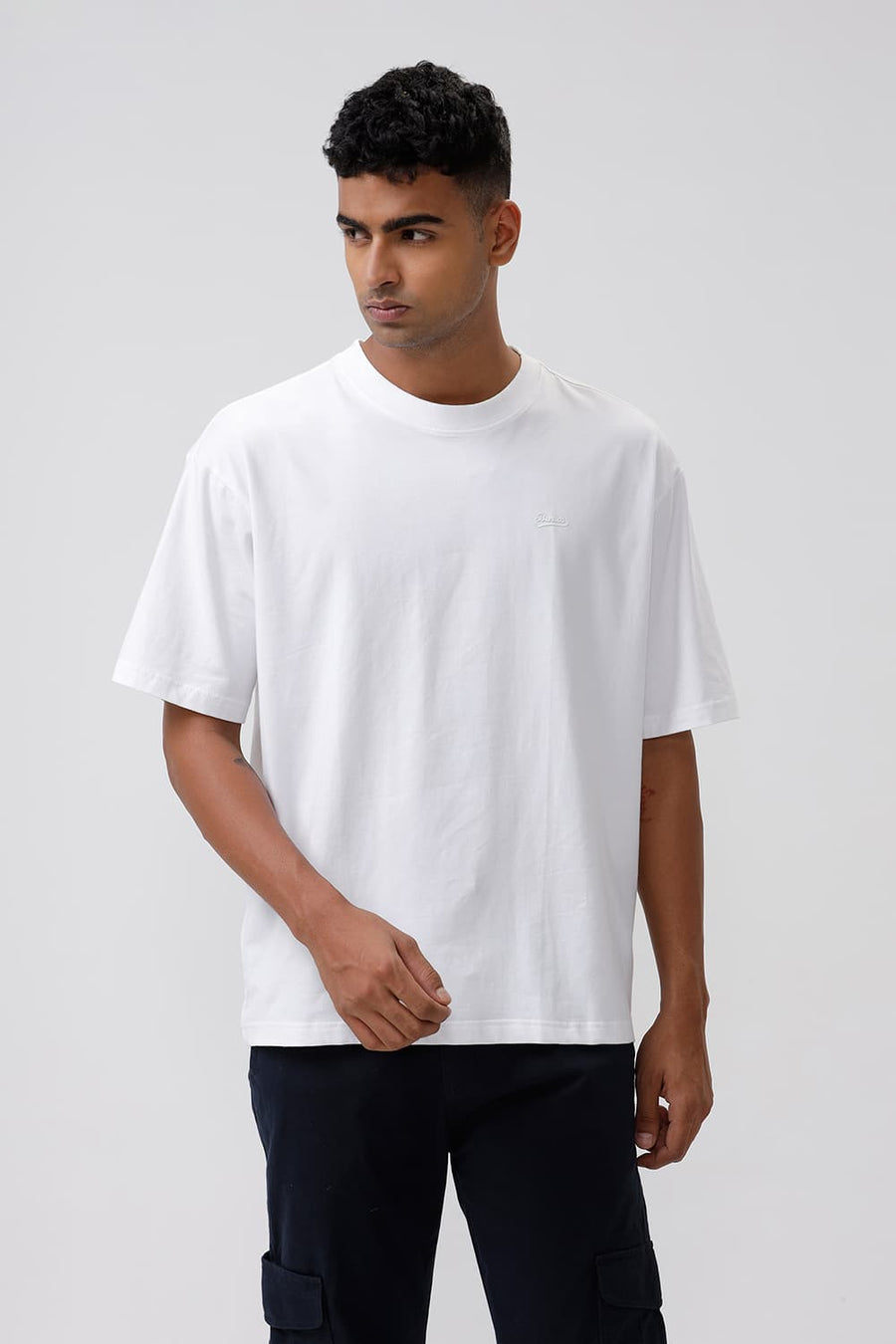 BASICS REGULAR FIT BRIGHT WHITE COTTON STRETCH SOLID CREW T-SHIRTS