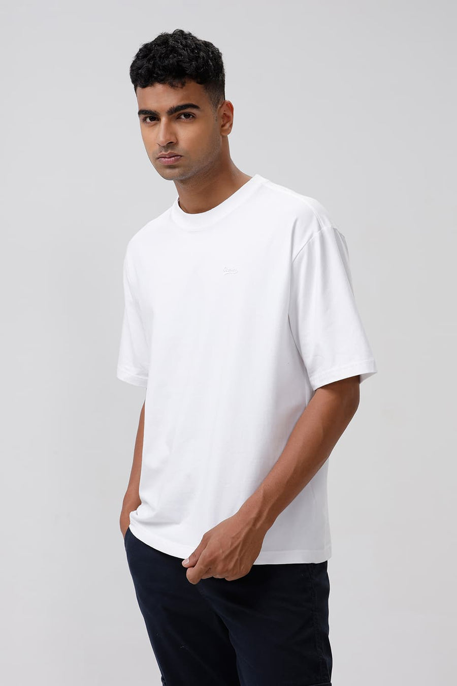 BASICS REGULAR FIT BRIGHT WHITE COTTON STRETCH SOLID CREW T-SHIRTS