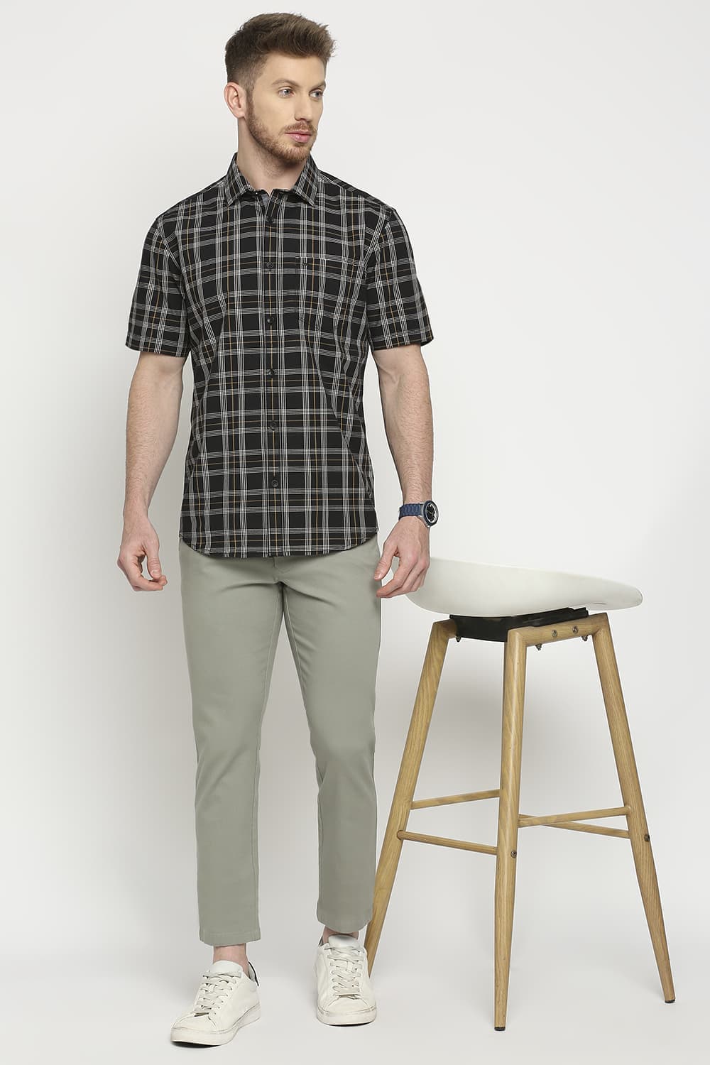 Slim Fit Cotton Checks Halfsleeves Shirt