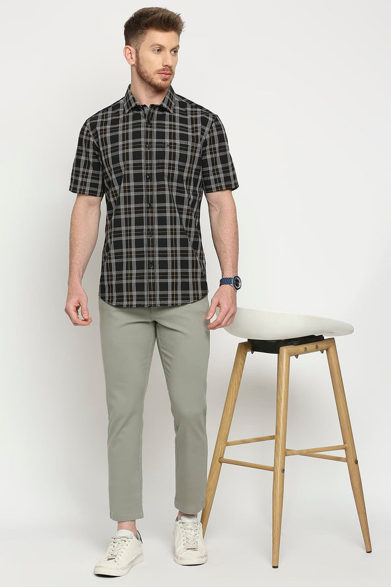 Slim Fit Cotton Checks Halfsleeves Shirt