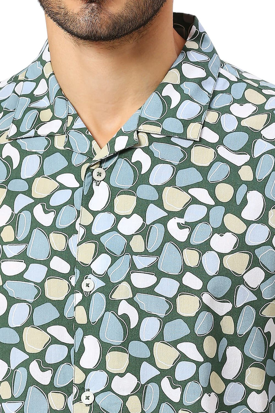 BASICS RELAXED FIT EDEN GREEN COTTON VISCOSE TWILL PRINTED HALFSLEEVES SHIRT