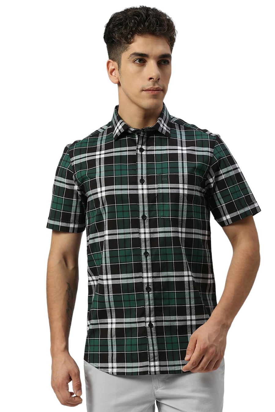BASICS SLIM FIT FOREST BLACK COTTON OXFORD CHECKS HALFSLEEVES SHIRT
