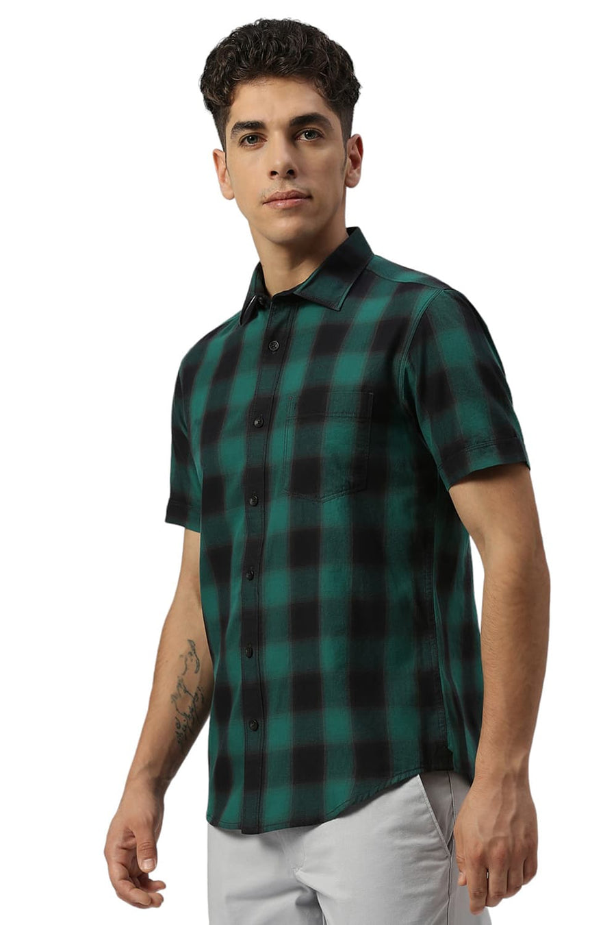 BASICS SLIM FIT MEADOW GREEN COTTON TWILL CHECKS HALFSLEEVES SHIRT