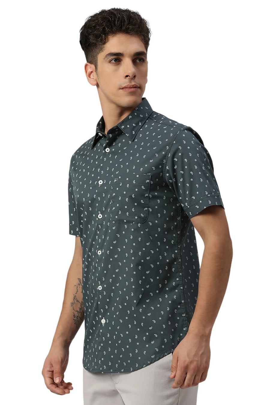 BASICS SLIM FIT PINE GREEN COTTON TWILL PRINTED HALFSLEEVES SHIRT