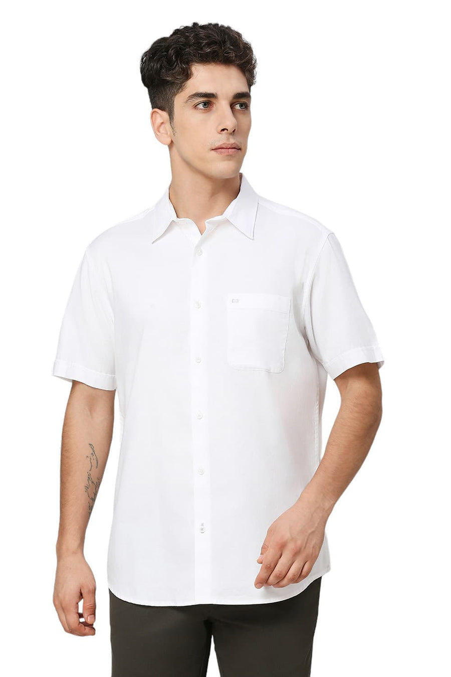 BASICS SLIM FIT WHITE ALYSSUM COTTON DOBBY HALFSLEEVES SHIRT
