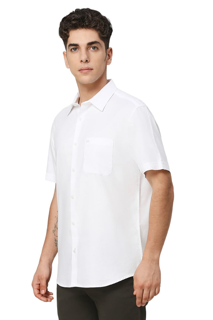 BASICS SLIM FIT WHITE ALYSSUM COTTON DOBBY HALFSLEEVES SHIRT