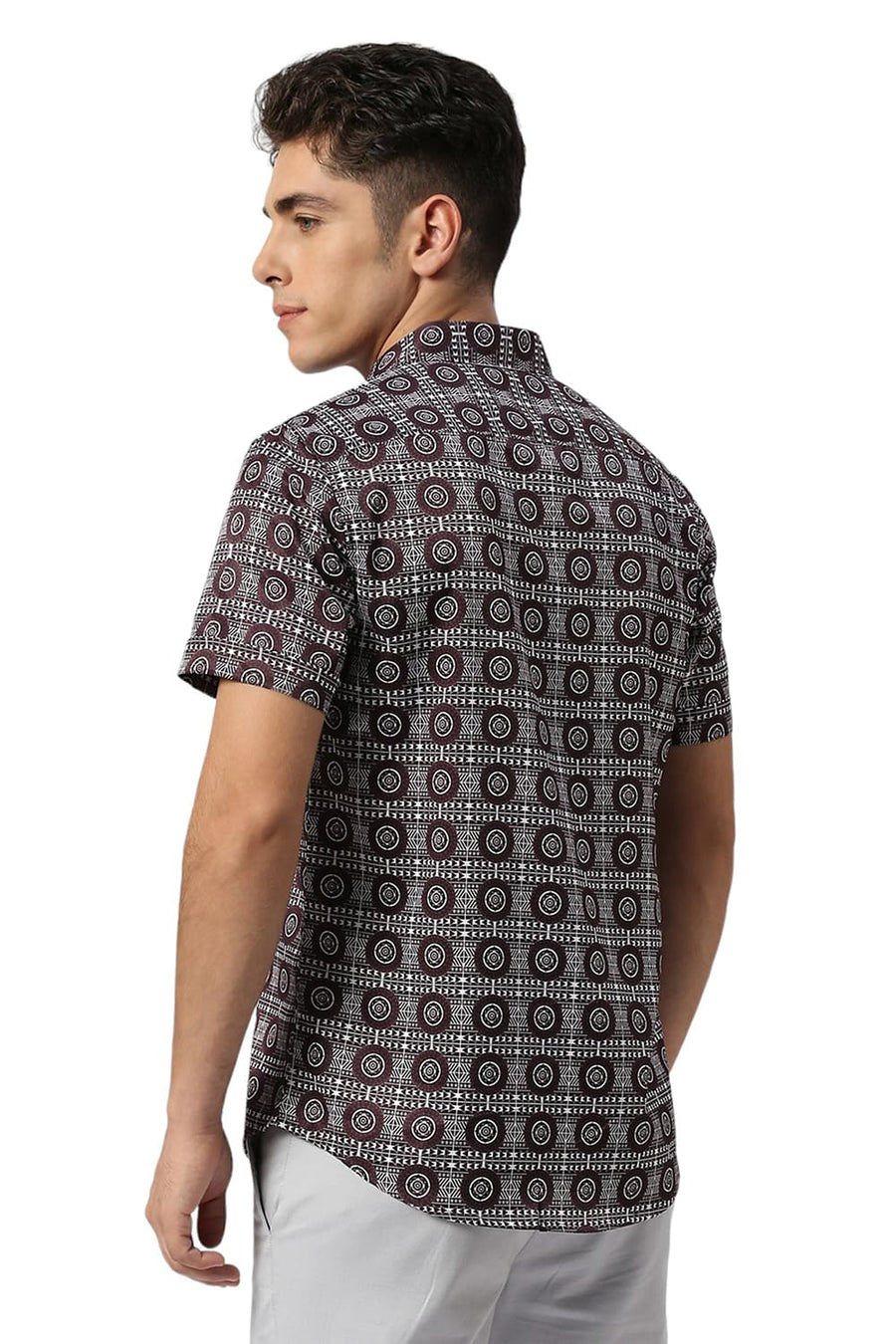 BASICS SLIM FIT MAROON FUDGE POLYESTER STRETCH TWILL PRINTED HALFSLEEVES SHIRT