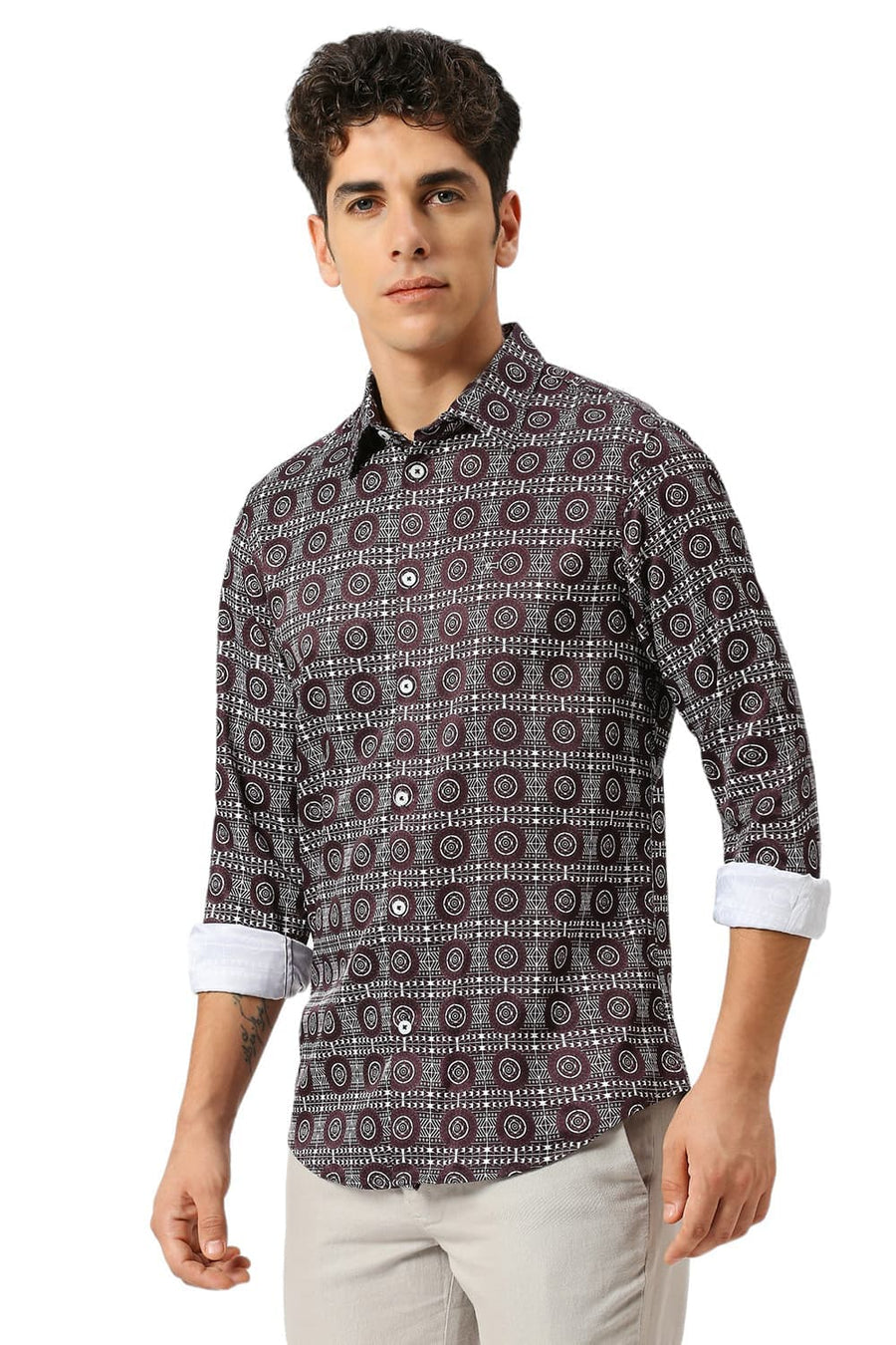 BASICS SLIM FIT MAROON FUDGE POLYESTER STRETCH TWILL PRINTED SHIRT