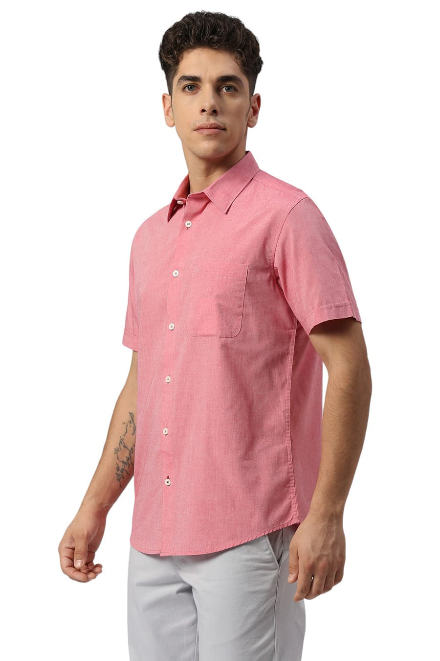 BASICS SLIM FIT CORAL RED COTTON POLYESTER VISCOSE HALFSLEEVES SHIRT