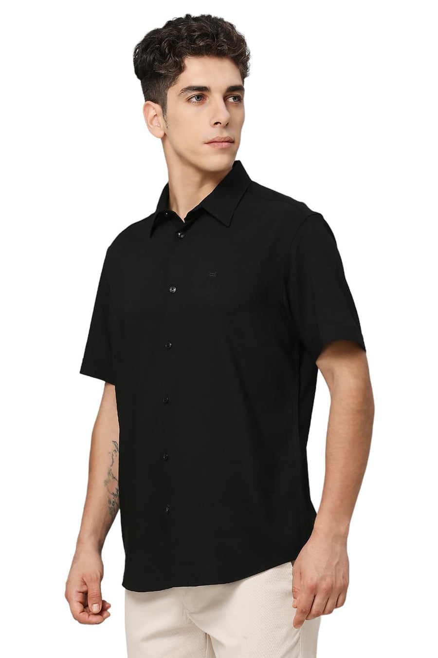 BASICS SLIM FIT CAVIAR BLACK VISCOSE POLYESTER STRETCH DOBBY HALFSLEEVES SHIRT