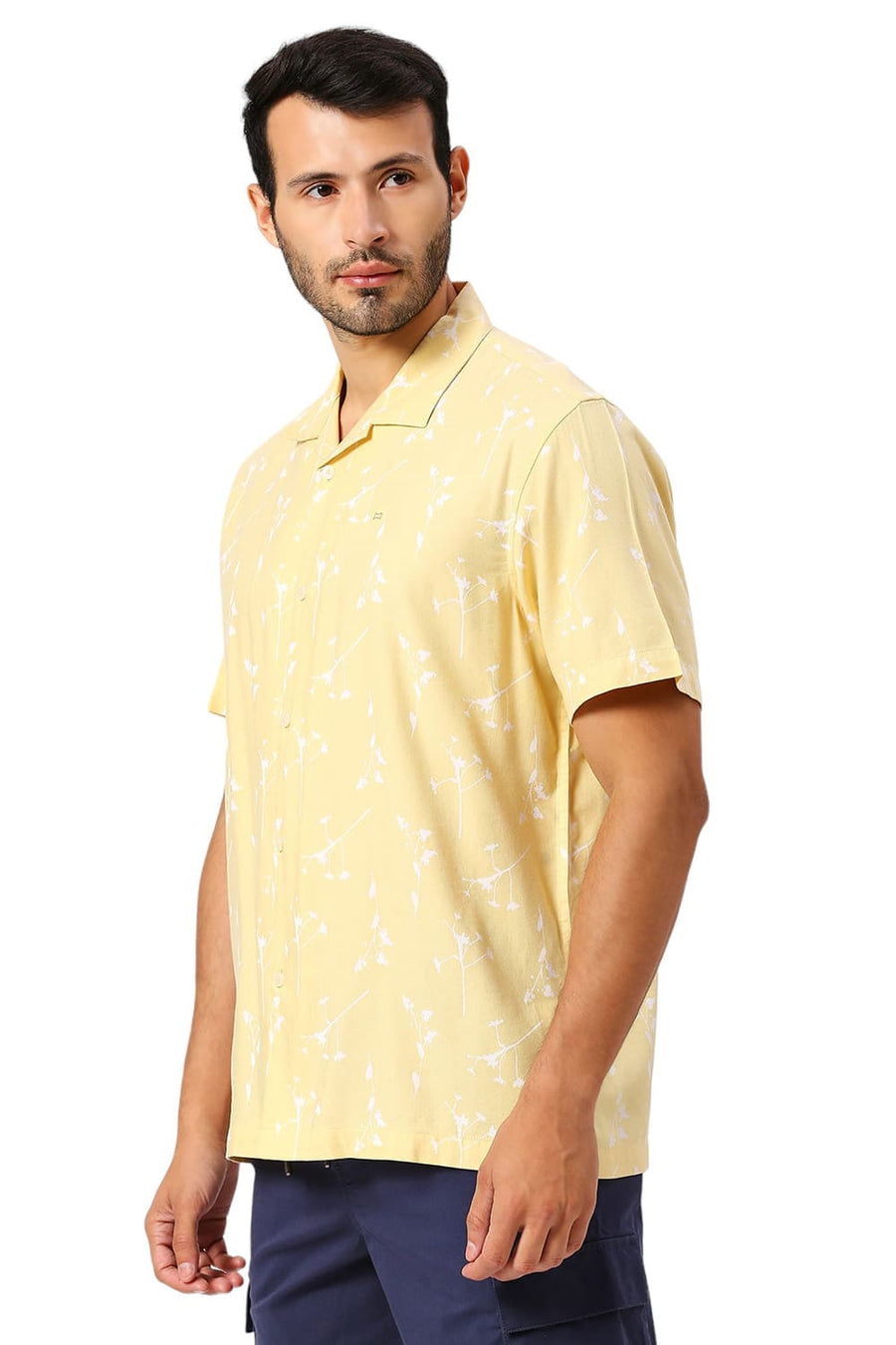 BASICS RELAXED FIT PASTEL YELLOW COTTON VISCOSE TWILL PRINTED HALFSLEEVES SHIRT
