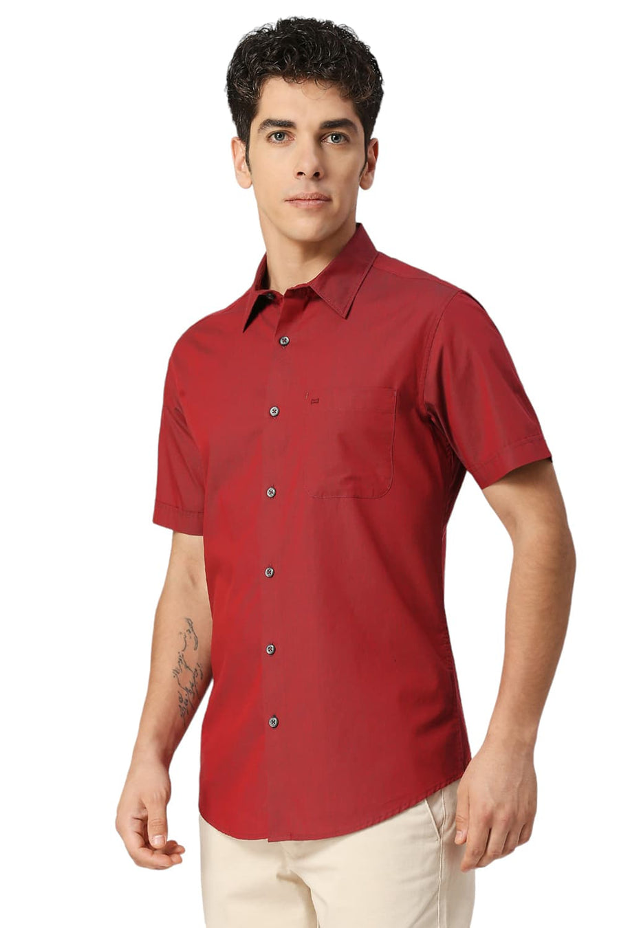 BASICS SLIM FIT RED DAHLIA COTTON CHAMBRAY HALFSLEEVES SHIRT