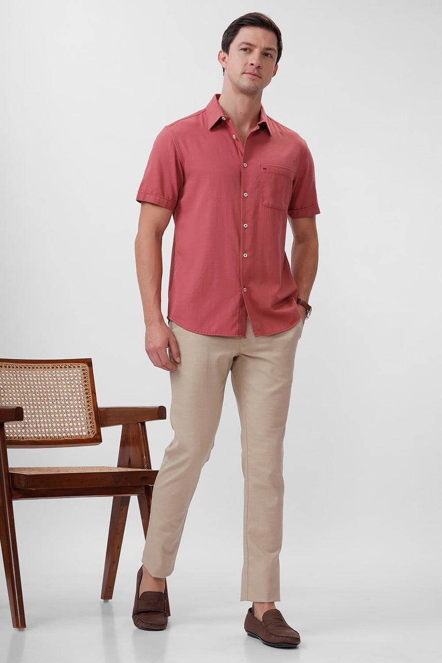 BASICS SLIM FIT RED BRICK COTTON BROKEN TWILL HALFSLEEVES SHIRT