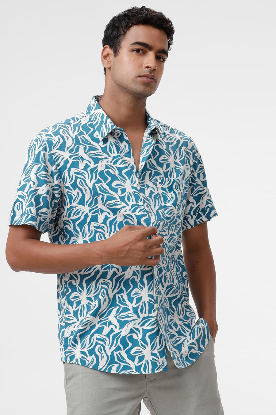 BASICS SLIM FIT MOSAIC BLUE COTTON VISCOSE TWILL PRINTED HALFSLEEVES SHIRT