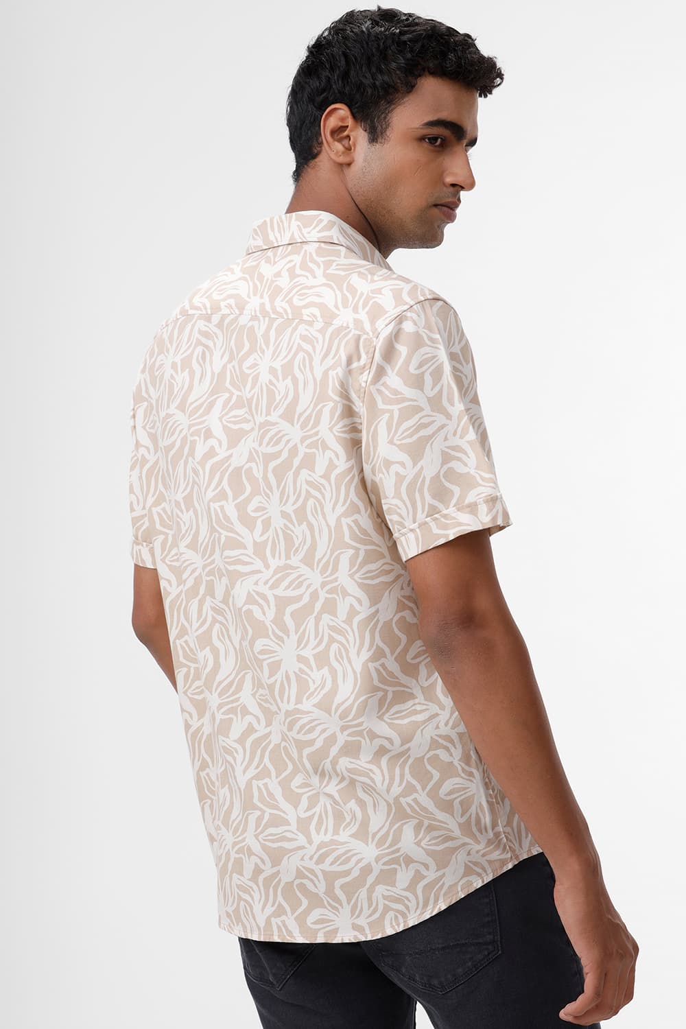 SLIM FIT COTTON VISCOSE TWILL PRINTED HALFSLEEVES SHIRT