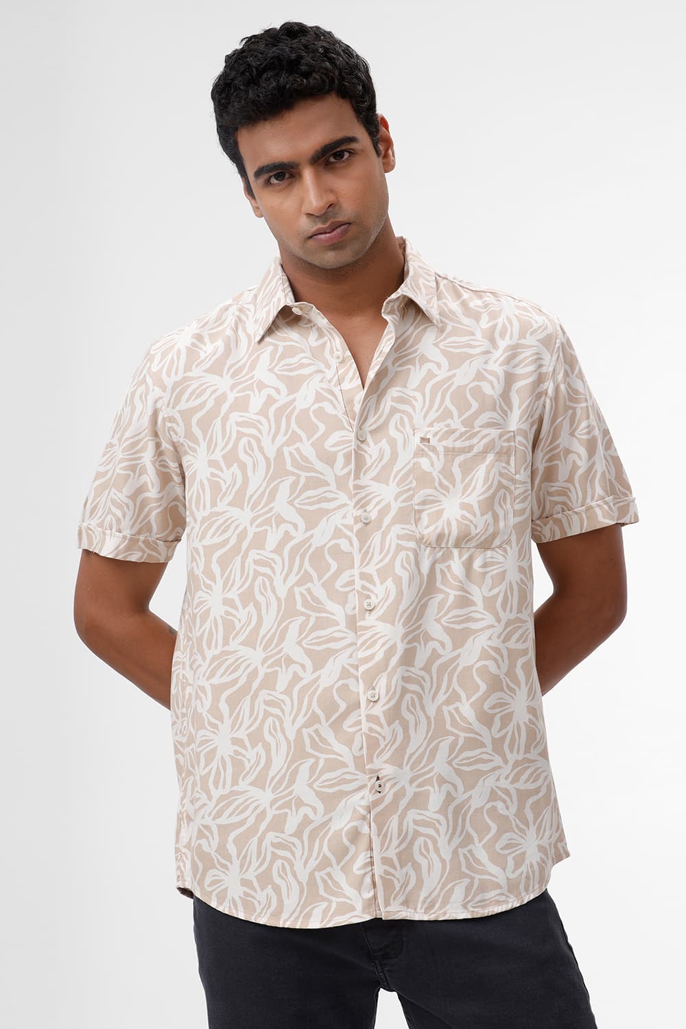 SLIM FIT COTTON VISCOSE TWILL PRINTED HALFSLEEVES SHIRT