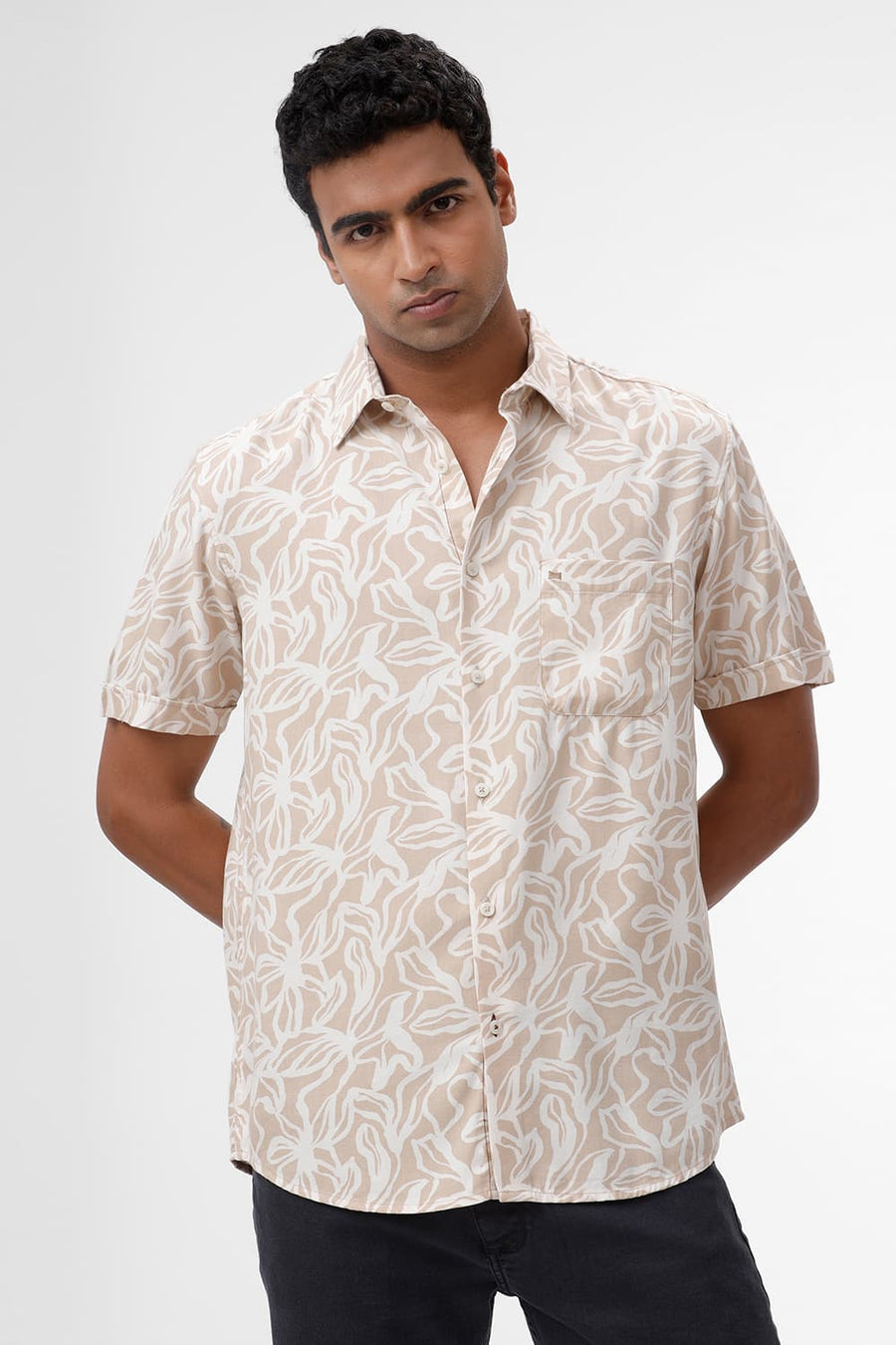 BASICS SLIM FIT CUBAN BEIGE COTTON VISCOSE TWILL PRINTED HALFSLEEVES SHIRT