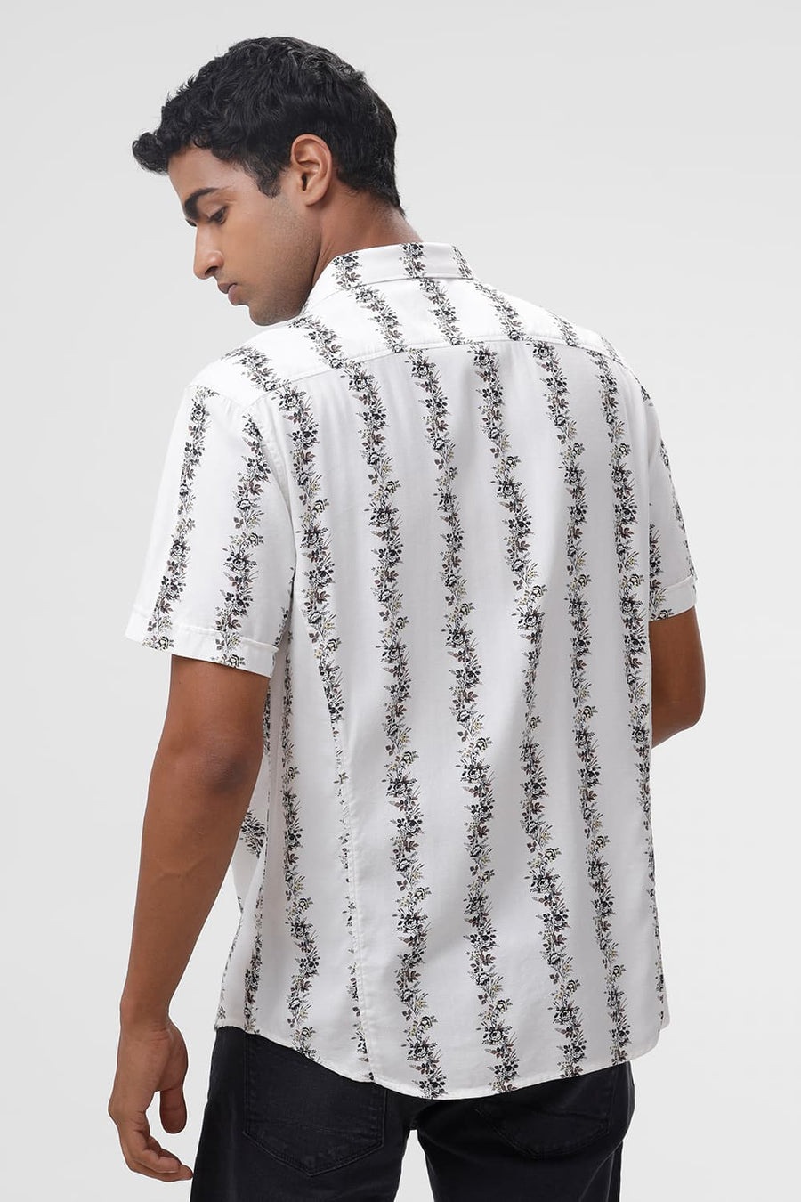 BASICS SLIM FIT STREAM WHITE COTTON VISCOSE PRINTED STRIPE HALFSLEEVES SHIRT