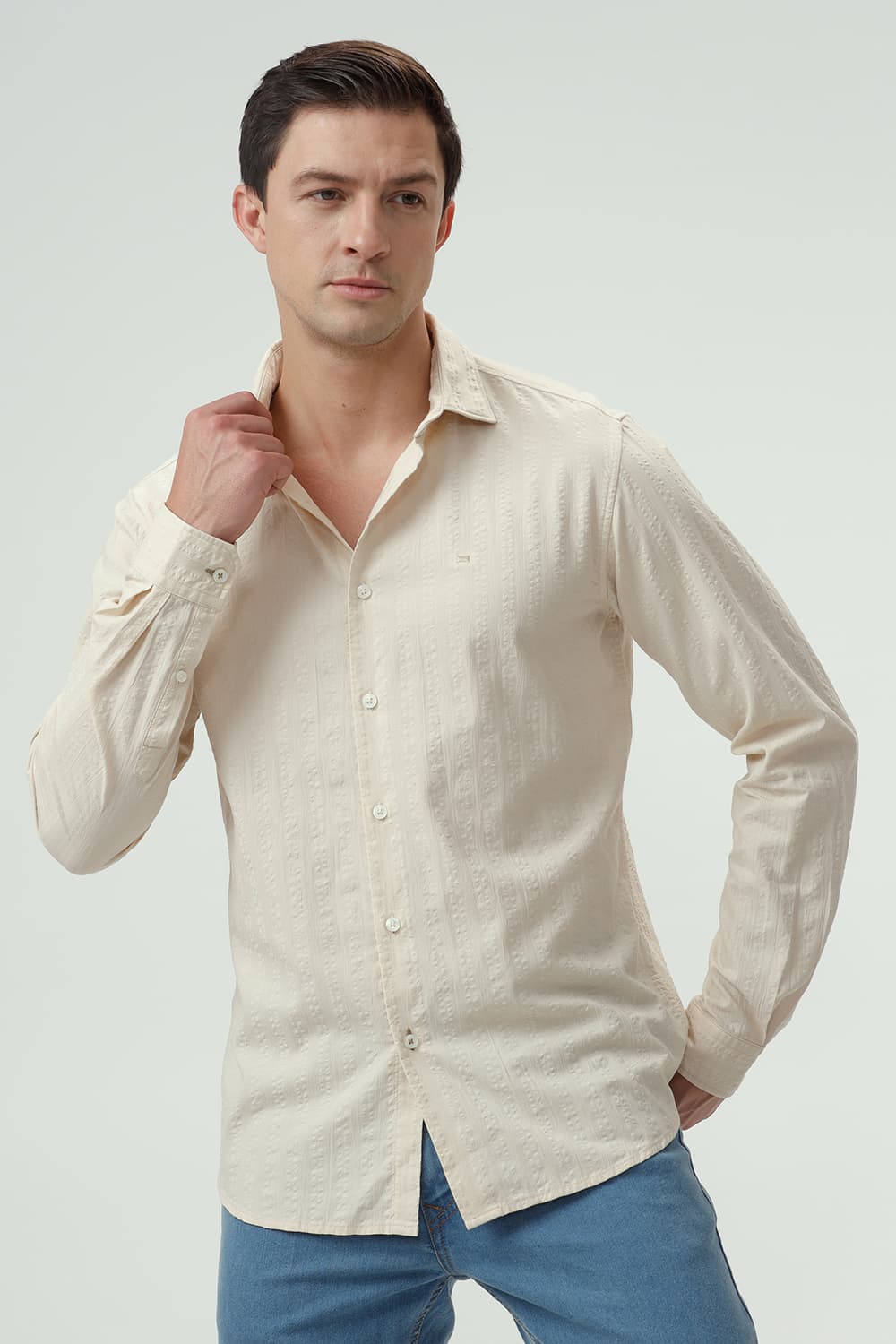 SLIM FIT COTTON SEERSUCKER DOBBY SHIRT