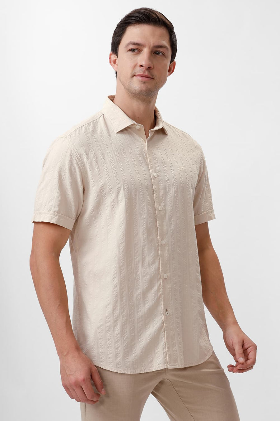 BASICS SLIM FIT ARCTIC BEIGE COTTON SEERSUCKER DOBBY HALFSLEEVES SHIRT