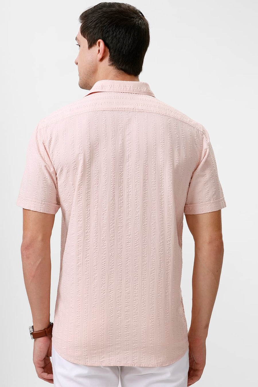 BASICS SLIM FIT PALE PEACH COTTON SEERSUCKER DOBBY HALFSLEEVES SHIRT
