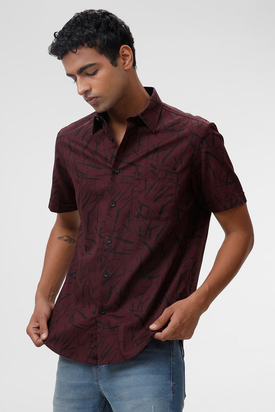 BASICS SLIM FIT VINEYARD WINE COTTON CREPE PRINTED HALFSLEEVES SHIRT