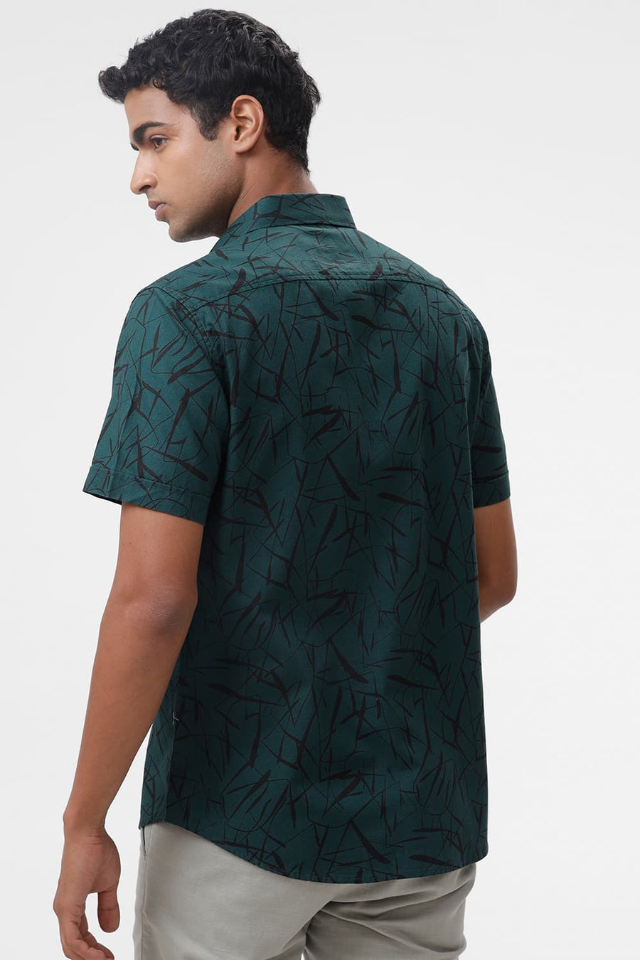 BASICS SLIM FIT FOREST GREEN COTTON CREPE PRINTED HALFSLEEVES SHIRT
